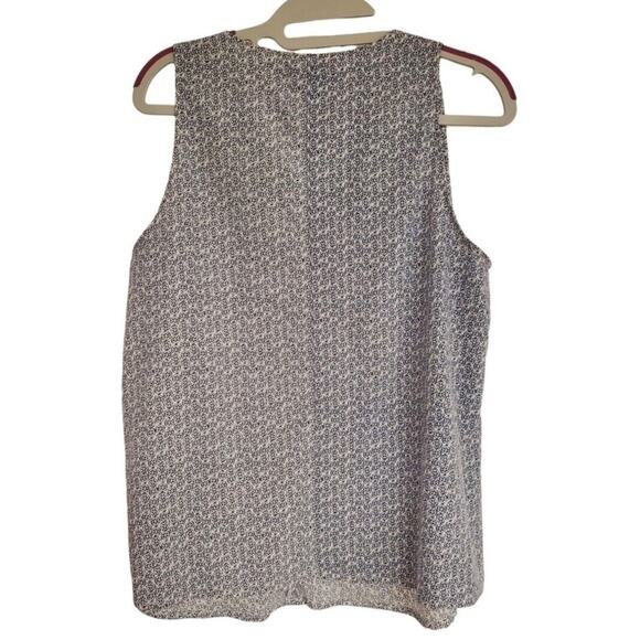 Women's Gap White/Blue Floral Sleeveless V-Neck Blouse | Size XS - Picture 2 of 7